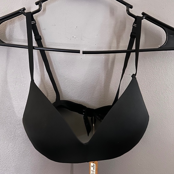 Skims Wireless Form Push Up Plunge Bra - Picture 1 of 4